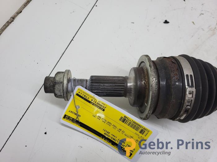Aandrijfas links-voor van een Suzuki Swift (ZA/ZC/ZD) 1.2 16V 2013