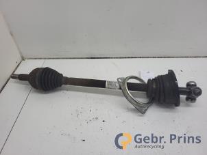 Gebruikte Aandrijfas links-voor Renault Twingo II (CN) 1.2 16V Prijs € 25,00 Margeregeling aangeboden door Autorec. Gebr. Prins b.v.