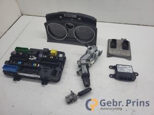 Gebruikte Kontaktslot + computer Opel Zafira (M75) 1.8 16V Ecotec Prijs € 150,00 Margeregeling aangeboden door Autorec. Gebr. Prins b.v.