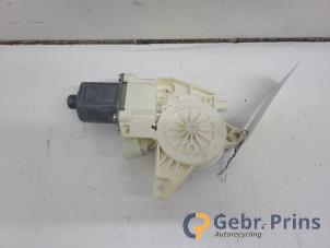 Gebruikte Motor electrisch raam Mercedes B (W246) 1.6 B-180 BlueEFFICIENCY Turbo 16V Prijs € 20,00 Margeregeling aangeboden door Autorec. Gebr. Prins b.v.