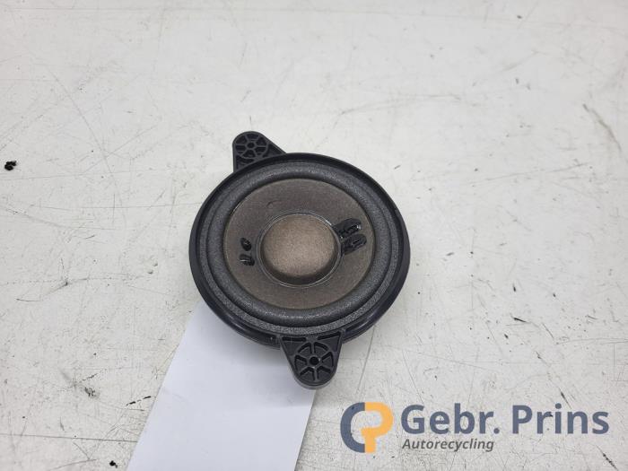 Gebruikte Luidspreker Mercedes B (W246/W242) 1.6 B-180 BlueEFFICIENCY Turbo 16V Prijs € 15,00 Margeregeling aangeboden door Autorec. Gebr. Prins b.v.