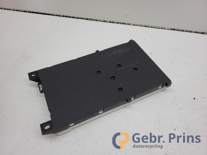 Kontaktslot + computer van een Mercedes-Benz B (W246) 1.6 B-180 BlueEFFICIENCY Turbo 16V 2014