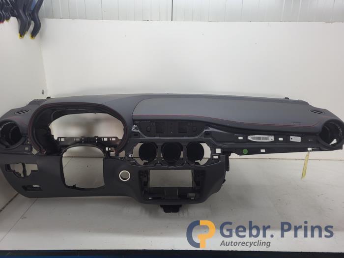 Gebruikte Dashboard Mercedes B (W246/W242) 1.6 B-180 BlueEFFICIENCY Turbo 16V Prijs € 400,00 Margeregeling aangeboden door Autorec. Gebr. Prins b.v.