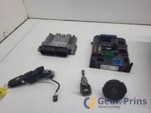 Gebruikte Contactslot + computer Peugeot 308 (L3/L8/LB/LH/LP) 1.6 BlueHDi 120 Prijs € 150,00 Margeregeling aangeboden door Autorec. Gebr. Prins b.v.