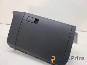 Gebruikte Dashboardkastje Volkswagen Polo VI (AW1) 1.0 TSI 12V Prijs € 50,00 Margeregeling aangeboden door Autorec. Gebr. Prins b.v.