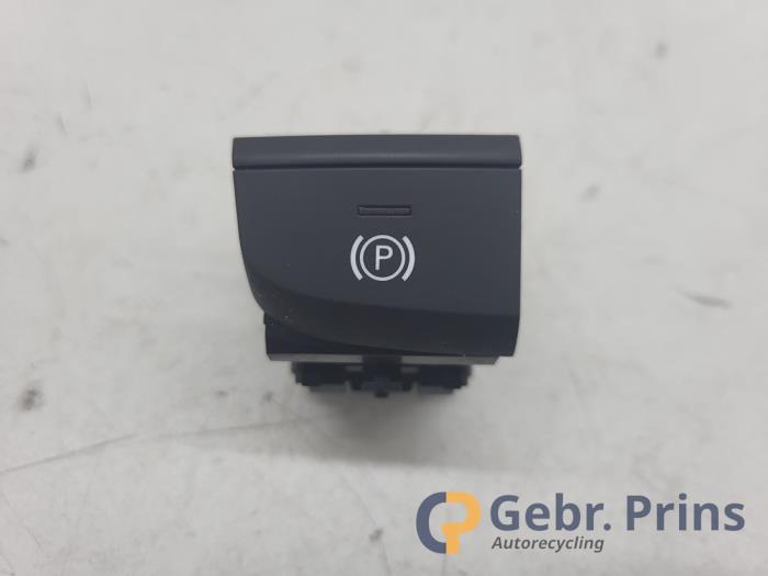 Gebruikte Handrem schakelaar Audi Q2 (GAB/GAG) 1.0 TFSI 12V Prijs € 20,00 Margeregeling aangeboden door Autorec. Gebr. Prins b.v.