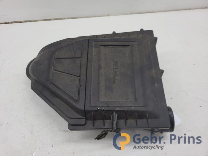 Gebruikte Luchtfilterhuis Audi Q2 (GAB/GAG) 1.0 TFSI 12V Prijs € 30,00 Margeregeling aangeboden door Autorec. Gebr. Prins b.v.