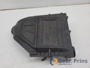Gebruikte Luchtfilterhuis Audi Q2 (GAB/GAG) 1.0 TFSI 12V Prijs € 50,00 Margeregeling aangeboden door Autorec. Gebr. Prins b.v.