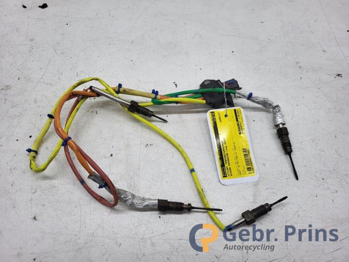 Gebruikte Uitlaat temperatuursensor Nissan Primastar 2.0 dCi 150 Prijs € 24,20 Inclusief btw aangeboden door Autorec. Gebr. Prins b.v.