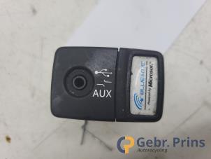 Gebruikte AUX/USB aansluiting Fiat Punto III (199) 0.9 TwinAir Prijs € 15,00 Margeregeling aangeboden door Autorec. Gebr. Prins b.v.