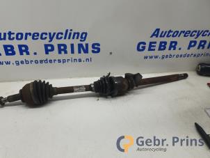 Gebruikte Steekas rechts-voor Nissan Primastar 2.0 dCi 150 Prijs € 121,00 Inclusief btw aangeboden door Autorec. Gebr. Prins b.v.