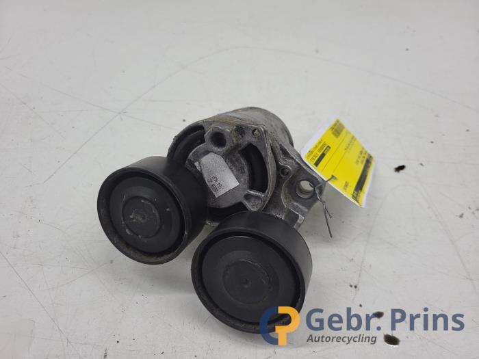 Gebruikte Spanrol Multiriem BMW 3 serie Touring (F31) 330d 3.0 24V Prijs € 50,00 Margeregeling aangeboden door Autorec. Gebr. Prins b.v.