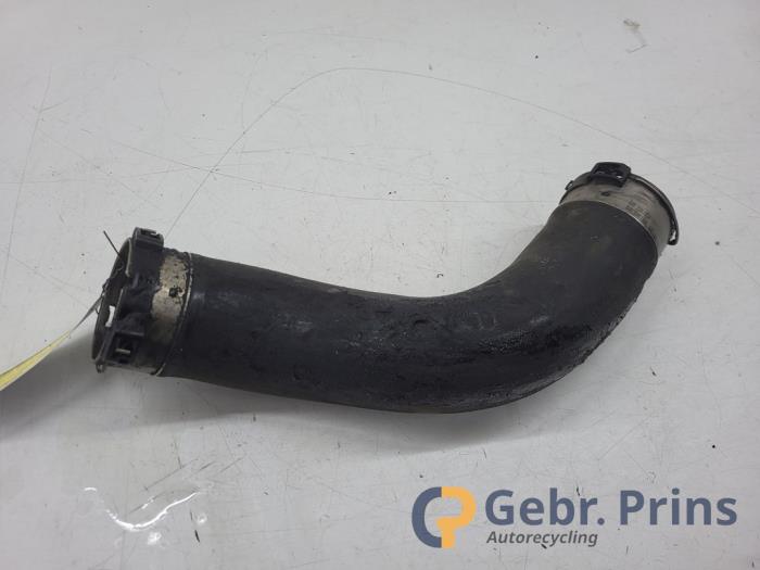 Gebruikte Intercooler Buis BMW 3 serie Touring (F31) 330d 3.0 24V Prijs € 25,00 Margeregeling aangeboden door Autorec. Gebr. Prins b.v.