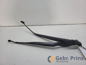 Gebruikte Ruitenwisserarm set Lexus CT 200h 1.8 16V Prijs € 40,00 Margeregeling aangeboden door Autorec. Gebr. Prins b.v.