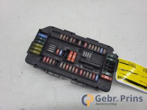 Gebruikte Zekeringkast BMW 3 serie Touring (F31) 330d 3.0 24V Prijs € 50,00 Margeregeling aangeboden door Autorec. Gebr. Prins b.v.