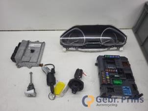 Gebruikte Kontaktslot + computer Peugeot 2008 (CU) 1.2 Vti 12V PureTech 82 Prijs € 200,00 Margeregeling aangeboden door Autorec. Gebr. Prins b.v.