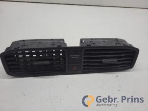 Gebruikte Luchtrooster Dashboard Volkswagen Caddy IV 2.0 TDI 75 Prijs € 30,25 Inclusief btw aangeboden door Autorec. Gebr. Prins b.v.