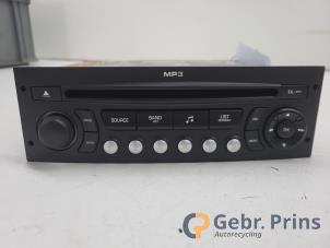 Gebruikte Radio CD Speler Peugeot 207/207+ (WA/WC/WM) 1.4 16V VTi Prijs € 40,00 Margeregeling aangeboden door Autorec. Gebr. Prins b.v.