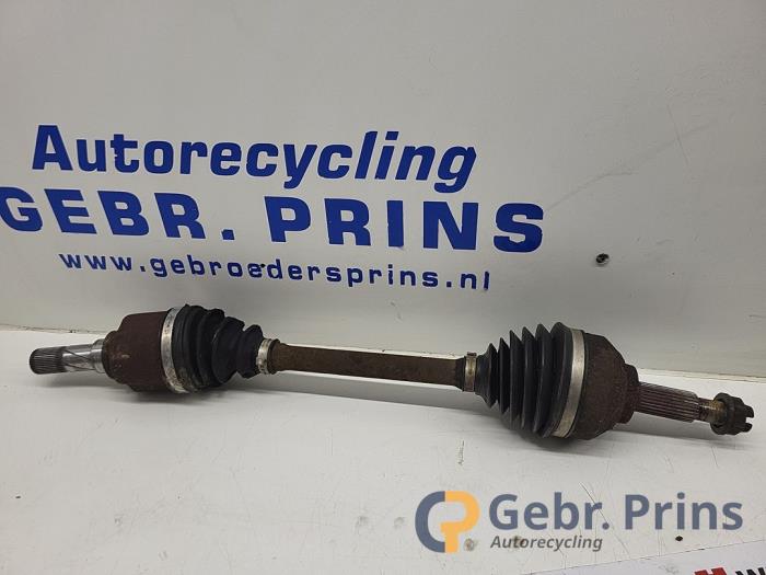 Gebruikte Steekas links-voor Renault Trafic New (FL) 2.0 dCi 16V 90 Prijs € 48,40 Inclusief btw aangeboden door Autorec. Gebr. Prins b.v.
