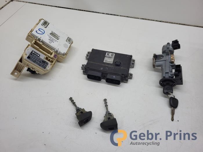 Gebruikte Contactslot + computer Suzuki Swift (ZA/ZC/ZD1/2/3/9) 1.3 VVT 16V Prijs € 100,00 Margeregeling aangeboden door Autorec. Gebr. Prins b.v.