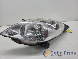 Gebruikte Linker Koplamp Chevrolet Spark (M300) 1.0 16V Bifuel Prijs € 60,00 Margeregeling aangeboden door Autorec. Gebr. Prins b.v.