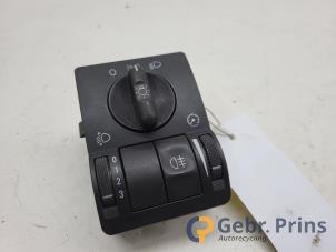 Gebruikte Licht Schakelaar Opel Corsa C (F08/68) 1.4 16V Prijs € 10,00 Margeregeling aangeboden door Autorec. Gebr. Prins b.v.