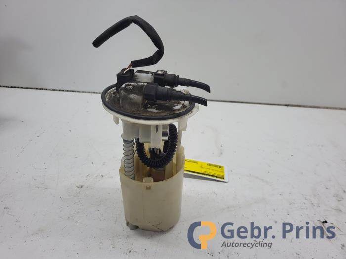 Gebruikte Tank element Pomp Peugeot 206 CC (2D) 1.6 16V Prijs € 30,00 Margeregeling aangeboden door Autorec. Gebr. Prins b.v.