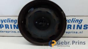 Gebruikte Velg Peugeot 206 CC (2D) 1.6 16V Prijs € 20,00 Margeregeling aangeboden door Autorec. Gebr. Prins b.v.