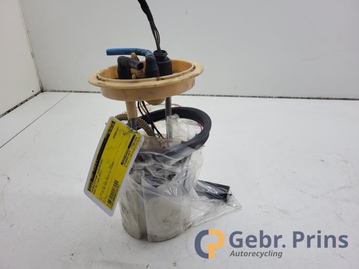 Brandstofpomp Elektrisch van een Audi A3 (8P1) 1.6 TDI 16V 2011