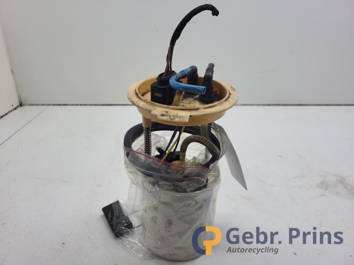 Brandstofpomp Elektrisch van een Audi A3 (8P1) 1.6 TDI 16V 2011