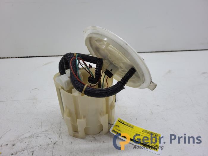 Gebruikte Tank element Pomp Opel Astra H (L48) 1.4 16V Twinport Prijs € 30,00 Margeregeling aangeboden door Autorec. Gebr. Prins b.v.
