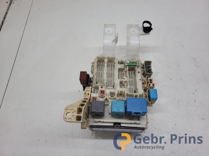 Kontaktslot + computer van een Toyota Yaris II (P9) 1.3 16V VVT-i 2006