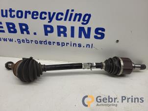 Gebruikte Aandrijfas links-voor Citroen Berlingo 1.6 BlueHDI 75 Prijs € 60,50 Inclusief btw aangeboden door Autorec. Gebr. Prins b.v.