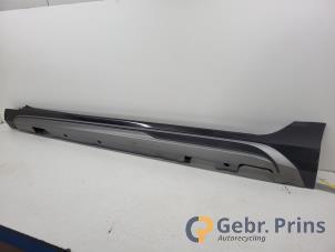 Gebruikte Zijskirt links Volvo V60 I (FW/GW) 2.4 D6 20V AWD Twin Engine Plug-in Hybrid Prijs € 50,00 Margeregeling aangeboden door Autorec. Gebr. Prins b.v.