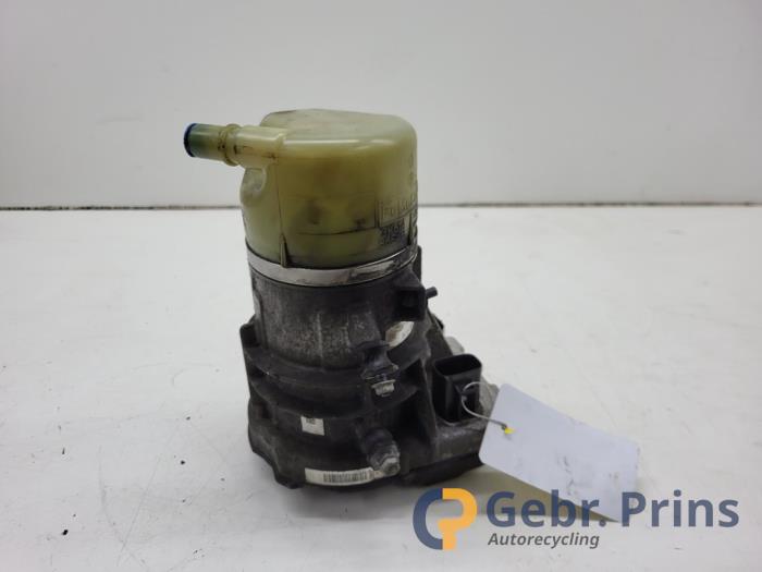 Gebruikte Pomp Servo Volvo V60 I (FW/GW) 2.4 D6 20V AWD Twin Engine Plug-in Hybrid Prijs € 125,00 Margeregeling aangeboden door Autorec. Gebr. Prins b.v.