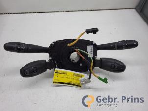 Gebruikte Licht + Raw Schakelaar Peugeot 207 SW (WE/WU) 1.6 16V Prijs € 35,00 Margeregeling aangeboden door Autorec. Gebr. Prins b.v.