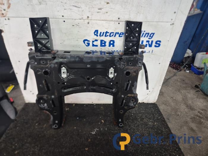 Gebruikte Subframe Renault Twingo III (AH) 1.0 SCe 70 12V Prijs € 200,00 Margeregeling aangeboden door Autorec. Gebr. Prins b.v.