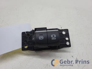 Gebruikte Schakelaar handrem Toyota Corolla (E21/EA1/EH1) 1.8 16V Hybrid Prijs € 20,00 Margeregeling aangeboden door Autorec. Gebr. Prins b.v.