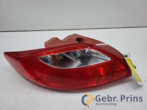 Gebruikte Achterlicht links Mazda 2 (DE) 1.3 16V S-VT Prijs € 30,00 Margeregeling aangeboden door Autorec. Gebr. Prins b.v.