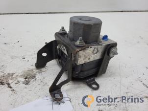 Gebruikte ABS Pomp Renault Twingo III (AH) 1.0 SCe 70 12V Prijs € 100,00 Margeregeling aangeboden door Autorec. Gebr. Prins b.v.