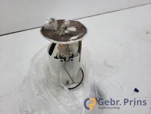Gebruikte Tank element Pomp Renault Twingo III (AH) 1.0 SCe 70 12V Prijs € 40,00 Margeregeling aangeboden door Autorec. Gebr. Prins b.v.