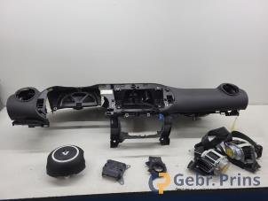 Gebruikte Airbag set + dashboard Renault Twingo III (AH) 1.0 SCe 70 12V Prijs € 750,00 Margeregeling aangeboden door Autorec. Gebr. Prins b.v.
