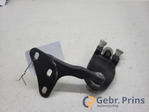 Gebruikte Schuifdeurrol rechts Ford Transit 2.0 TDCi 16V Eco Blue 130 Prijs € 30,25 Inclusief btw aangeboden door Autorec. Gebr. Prins b.v.