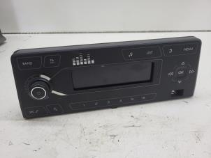 Gebruikte Radiobedienings paneel Citroen Berlingo 1.6 BlueHDI 75 Prijs € 151,25 Inclusief btw aangeboden door Autorec. Gebr. Prins b.v.