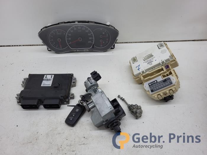 Gebruikte Kontaktslot + computer Suzuki SX4 (EY/GY) 1.6 16V VVT Comfort,Exclusive Autom. Prijs € 125,00 Margeregeling aangeboden door Autorec. Gebr. Prins b.v.
