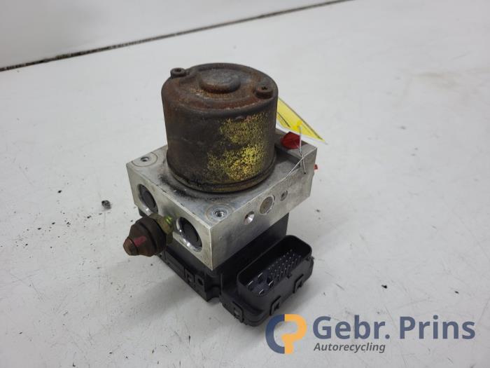 Gebruikte ABS Pomp Suzuki Wagon-R+ (RB) 1.3 16V Prijs € 50,00 Margeregeling aangeboden door Autorec. Gebr. Prins b.v.