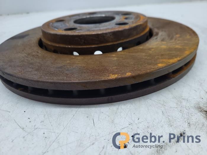 Remschijf voor van een Renault Kangoo Express (FW) 1.5 dCi 95 2020