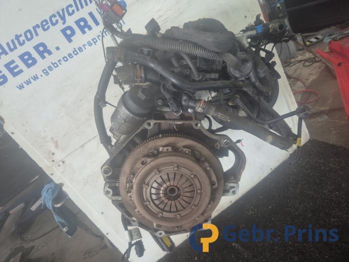 Motor van een Opel Corsa D 1.2 16V LPG 2013