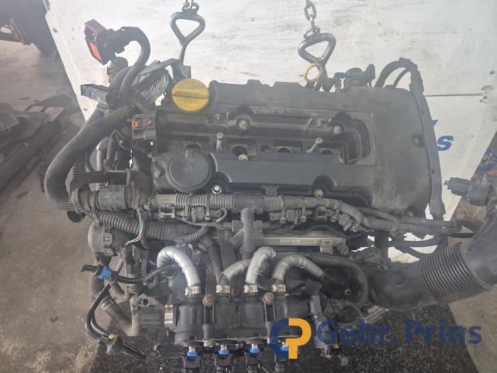 Motor van een Opel Corsa D 1.2 16V LPG 2013