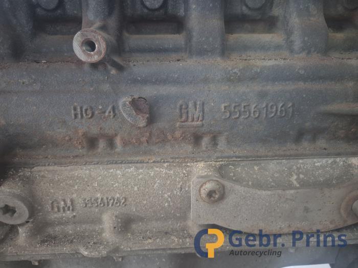 Motor van een Opel Corsa D 1.2 16V LPG 2013
